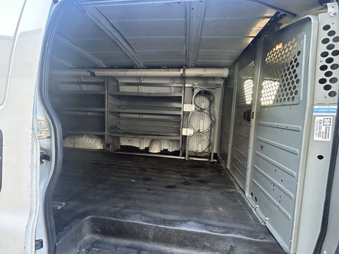 Used 2014 Chevrolet Express 2500 Extended image 8