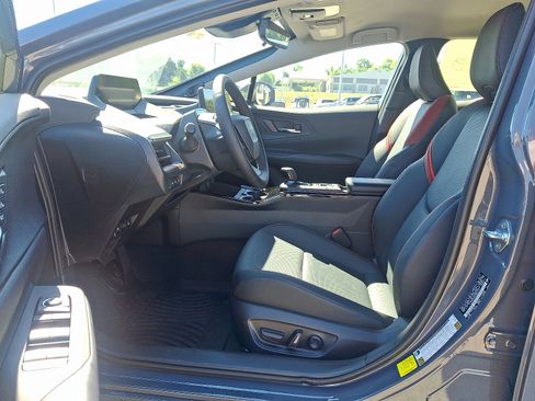 New 2025 Toyota Prius Plug-In Hybrid image 12