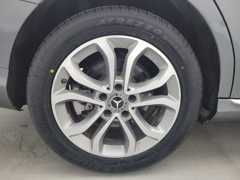 Used 2018 Mercedes-Benz C 300 4MATIC Sedan w/ Premium Package image 31