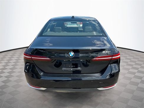 Used 2024 BMW 530i w/ Premium Package image 7