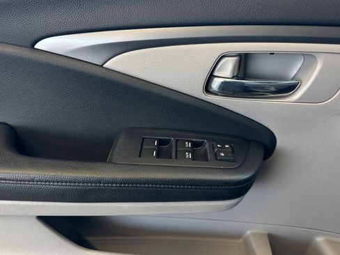 Certified 2019 Honda Pilot LX image 11