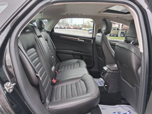 Used 2013 Ford Fusion SE image 16