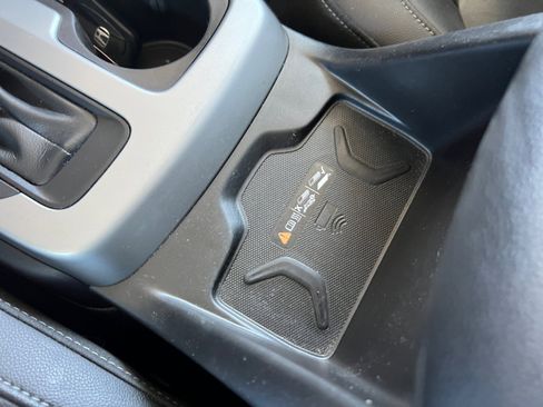 Used 2019 Chevrolet Colorado ZR2 w/ ZR2 Midnight Special Edition image 17