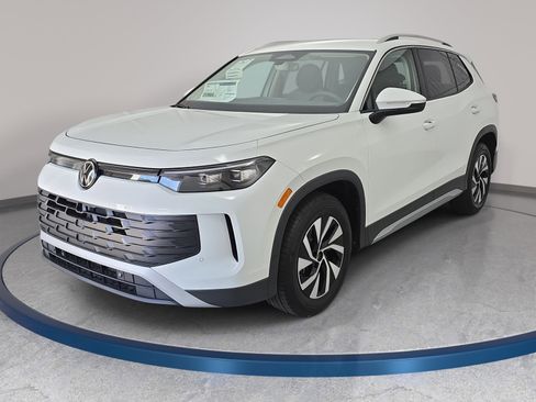 New 2026 Volkswagen Tiguan S FWD image 1