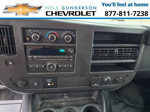 Used 2017 Chevrolet Express 3500 image 19