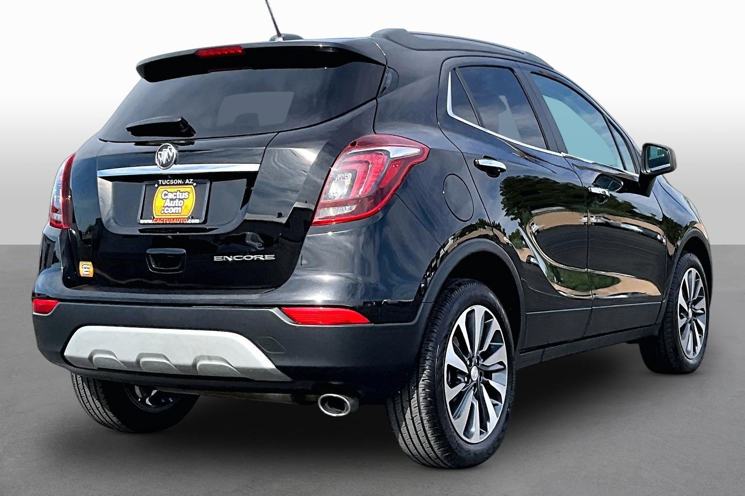Used 2022 Buick Encore Preferred w/ Safety Package FWD image 2