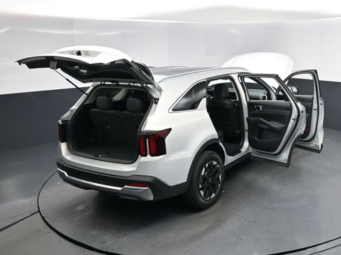 New 2026 Kia Sorento S image 17