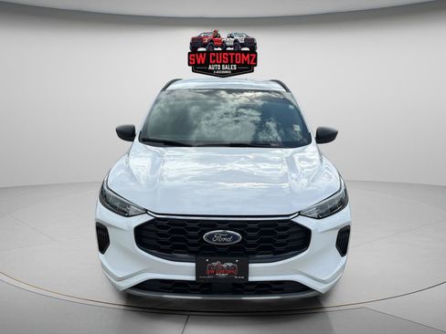 Used 2023 Ford Escape ST-Line w/ Equipment Group 301A FWD image 2
