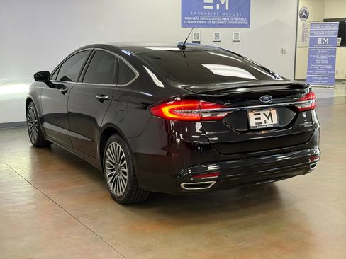 Used 2017 Ford Fusion SE w/ Fusion SE Technology Package image 5