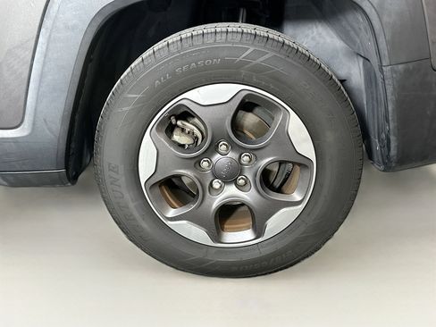 Used 2016 Jeep Renegade Sport w/ Power & Air Group image 11