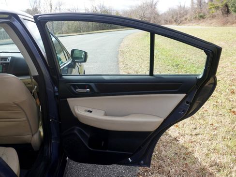 Used 2017 Subaru Legacy 2.5i Limited image 14