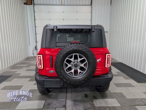 Used 2024 Ford Bronco Badlands AWD/4WD image 3
