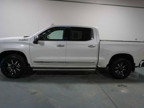 Used 2022 Chevrolet Silverado 1500 High Country w/ High Country Premium Package image 3