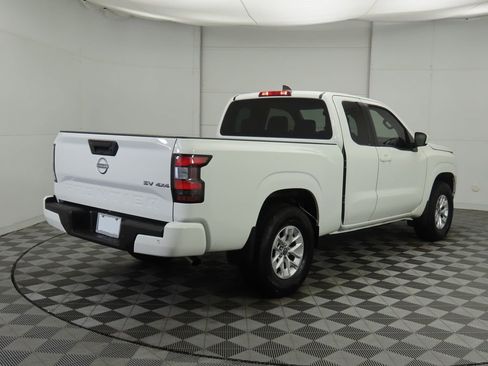 Used 2024 Nissan Frontier SV w/ Technology Package image 5