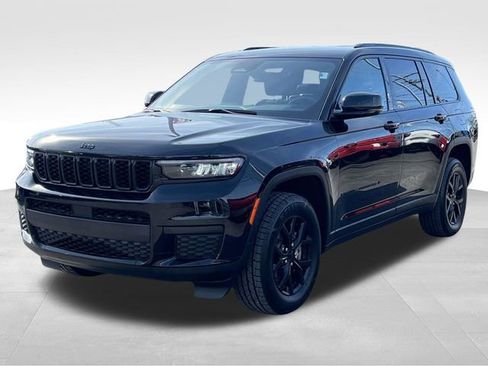 Used 2024 Jeep Grand Cherokee L Laredo image 3