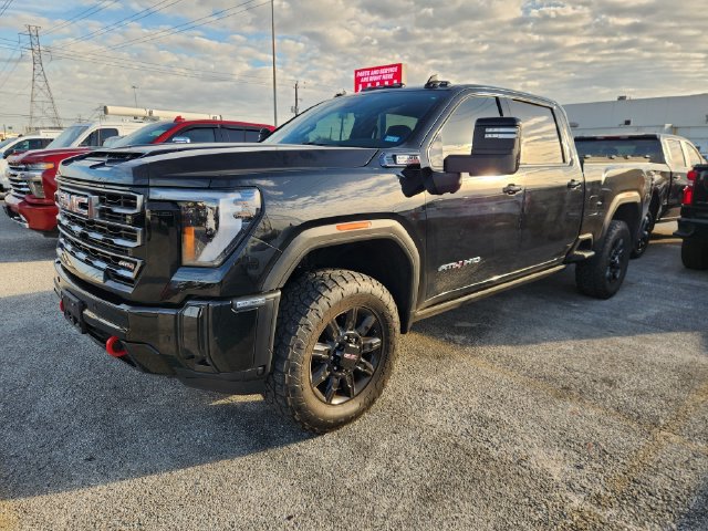 Used 2025 GMC Sierra 2500 AT4 w/ AT4 Premium Plus Package AWD/4WD image 3