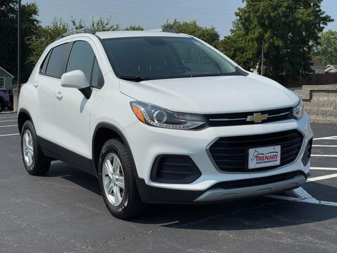 Used 2022 Chevrolet Trax LT w/ Driver Confidence Package AWD/4WD image 2