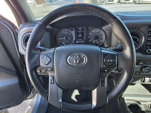 Used 2020 Toyota Tacoma TRD Sport image 43