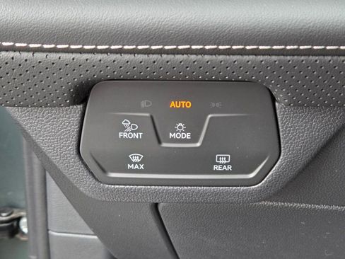 New 2026 Volkswagen Atlas SE FWD image 15