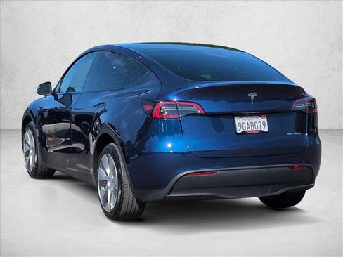 Used 2023 Tesla Model Y Long Range image 8