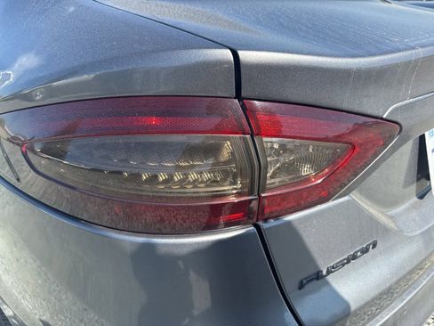 Used 2014 Ford Fusion SE w/ Equipment Group 202A image 12