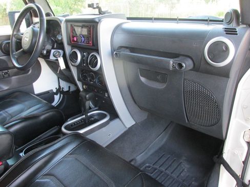 Used 2008 Jeep Wrangler Unlimited X image 19