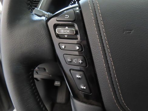 Used 2023 Nissan Armada Platinum w/ Captain's Chairs Package RWD image 13