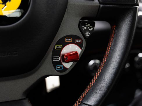 Used 2012 Ferrari 458 Italia Coupe RWD image 33