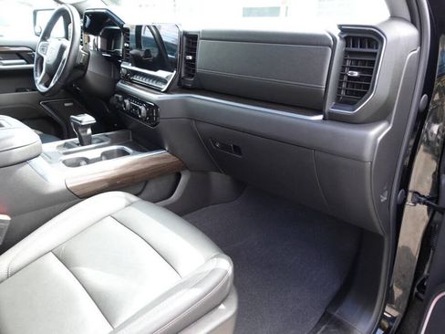 Used 2022 Chevrolet Silverado 1500 LT Trail Boss w/ LT Trail Boss Premium Package AWD/4WD image 46