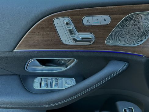 Used 2024 Mercedes-Benz GLS 450 4MATIC image 12