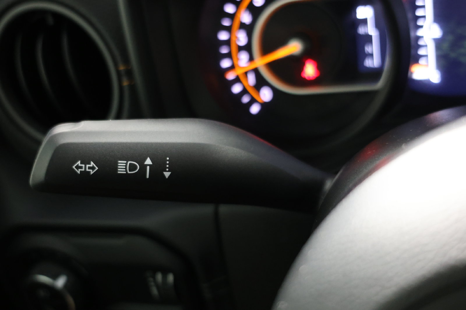 Used 2025 Jeep Gladiator Mojave w/ Convenience Group AWD/4WD image 24