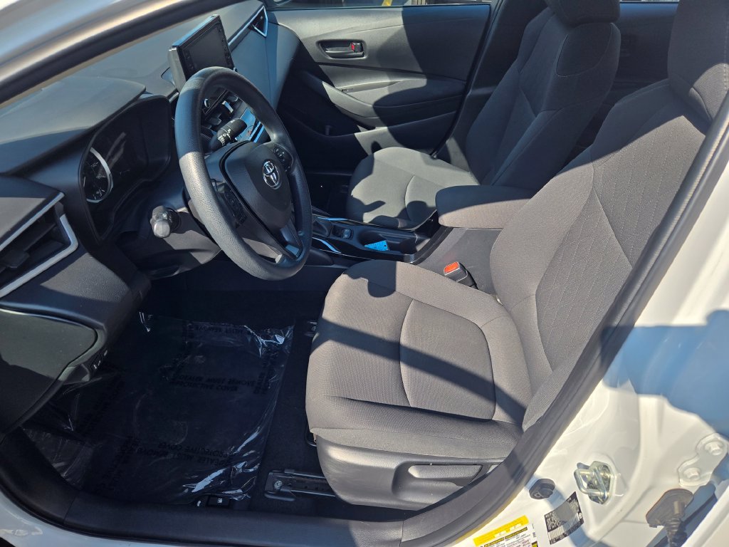Used 2022 Toyota Corolla LE FWD image 26