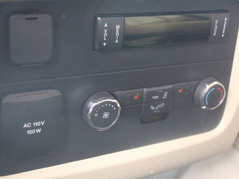 Used 2017 Ford Expedition Limited w/ Equipment Group 301A image 27