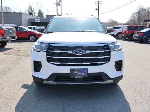 Used 2025 Ford Explorer Active image 2