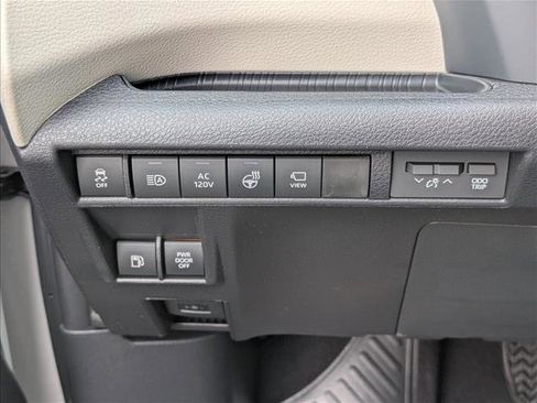 New 2026 Toyota Sienna Platinum image 19