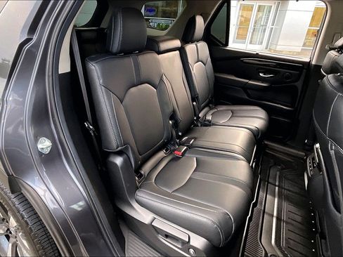 Used 2025 Honda Pilot Touring image 26