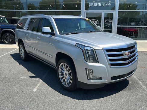 Used 2016 Cadillac Escalade ESV Premium AWD/4WD image 7