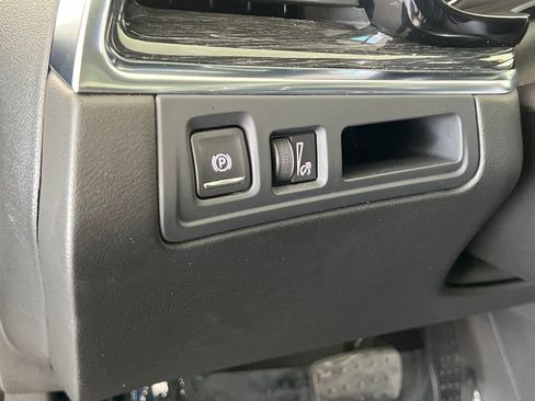 Used 2021 Cadillac XT5 Premium Luxury FWD image 33