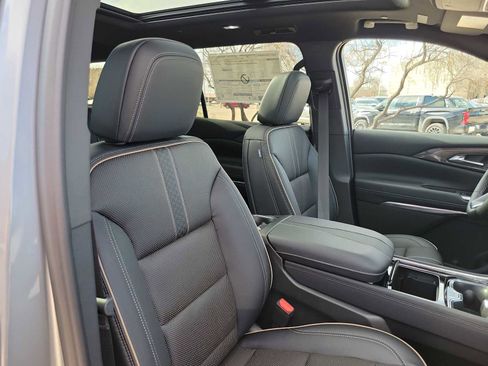 New 2026 Chevrolet Traverse High Country w/ LPO, Floor Liner Package AWD/4WD image 18
