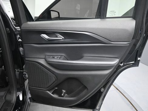 Used 2023 Jeep Grand Cherokee Altitude AWD/4WD image 16