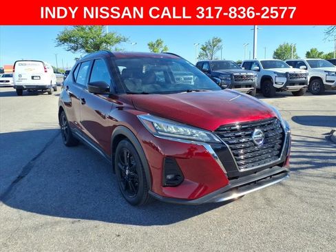 Used 2021 Nissan Kicks SR FWD image 2