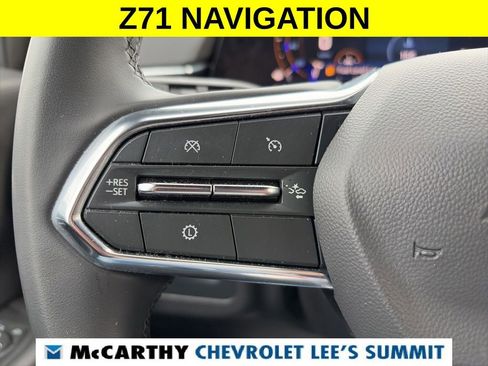 Used 2025 Chevrolet Suburban Z71 AWD/4WD image 18