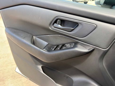 Used 2024 Nissan Rogue S FWD image 21