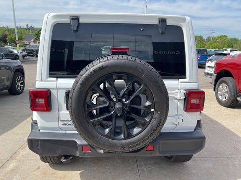 Certified 2025 Jeep Wrangler Unlimited Sahara w/ Safety Group AWD/4WD image 5