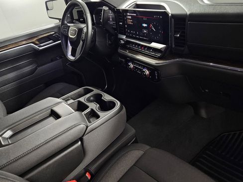 Used 2025 GMC Sierra 1500 Elevation image 30
