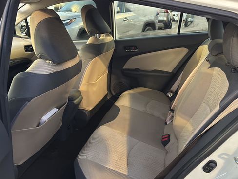 Used 2016 Toyota Prius Two image 9