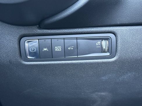 Used 2024 Chevrolet Equinox EV RS FWD image 37