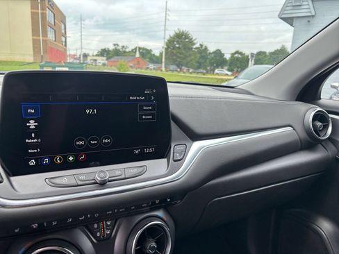 Used 2025 Chevrolet Blazer LT FWD image 36