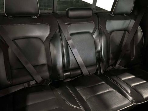 Used 2023 RAM 1500 Laramie AWD/4WD image 12