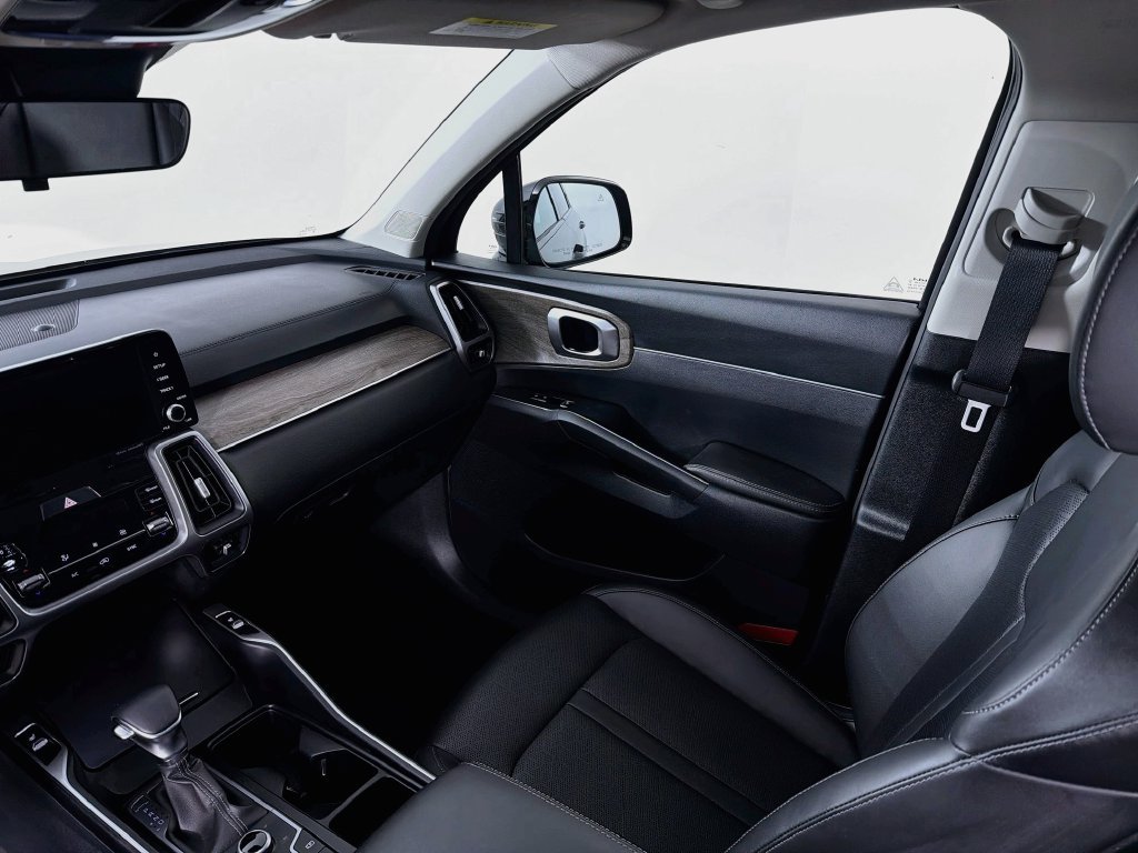 Used 2023 Kia Sorento S w/ Panoramic Sunroof Package AWD/4WD image 24